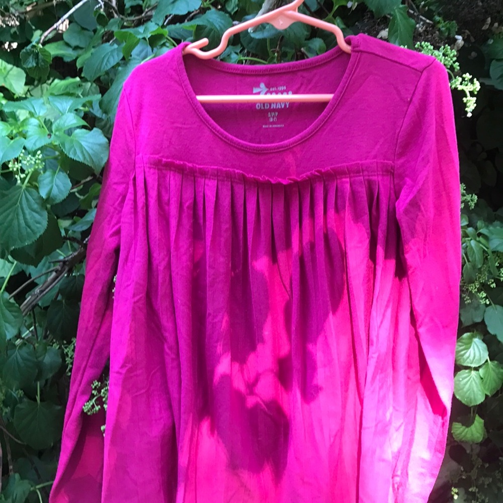 Old navy girls pink shirt - size small 6/7